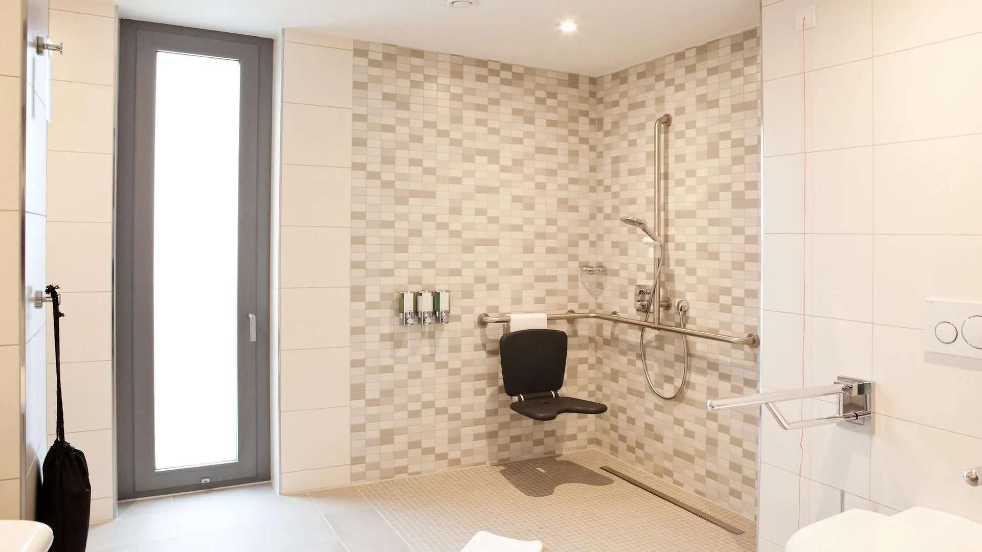 Hotel Hampton By Hilton Dortmund Phoenix See