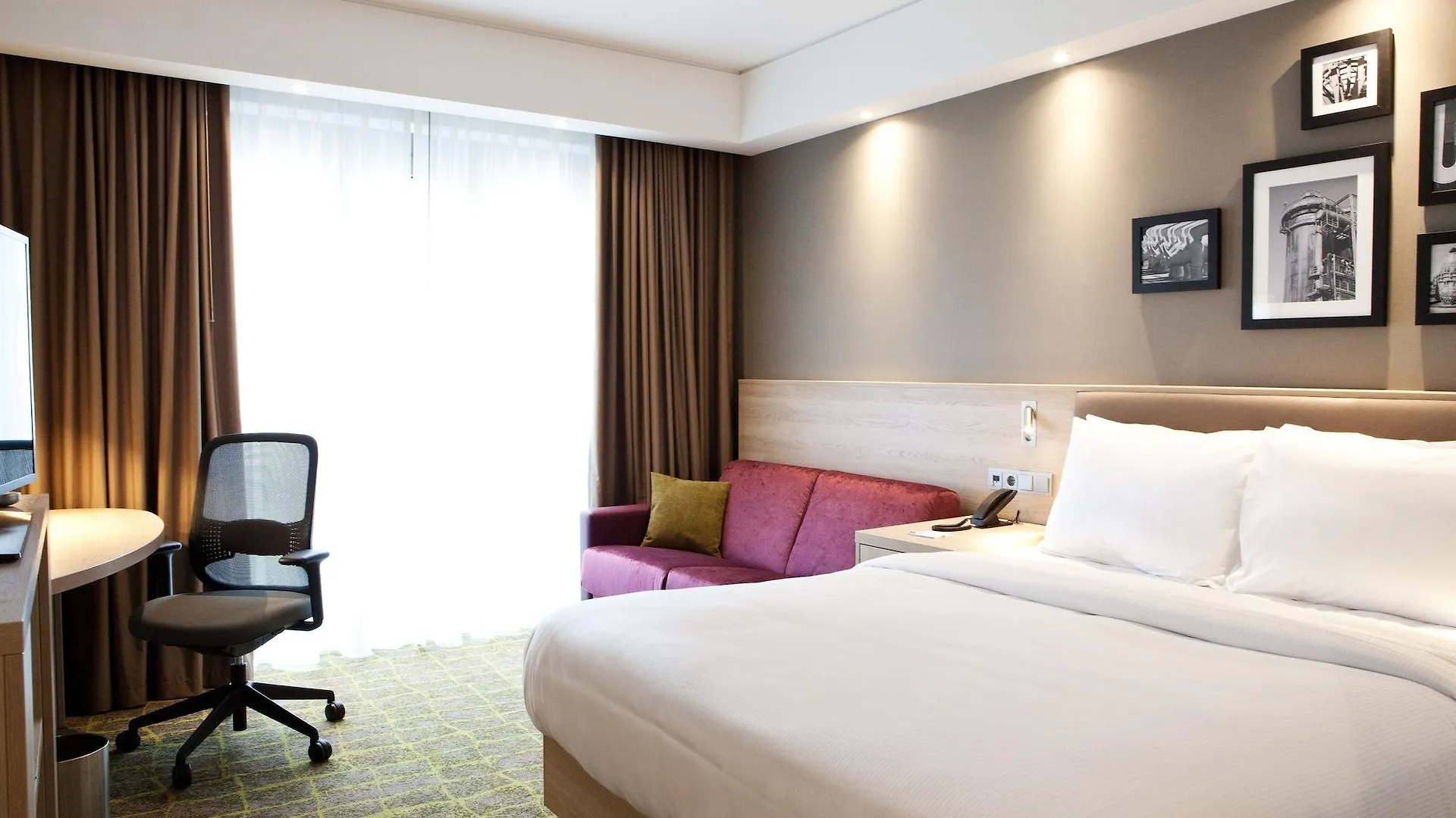 Hampton By Hilton Dortmund Phoenix See Germany